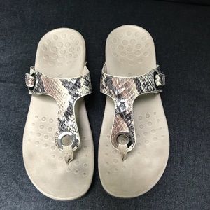 Vionic adjustable sandals